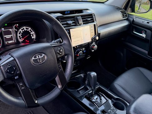 Used 2021 Toyota 4Runner Venture w/ Moonroof Package AWD/4WD image 15
