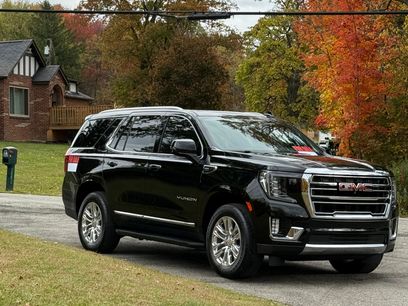 Used 2022 GMC Yukon SLT w/ SLT Premium Package