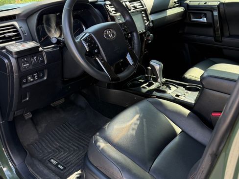 Used 2022 Toyota 4Runner TRD Off-Road Premium AWD/4WD image 13