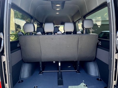 Used 2022 Mercedes-Benz Sprinter 2500 image 8
