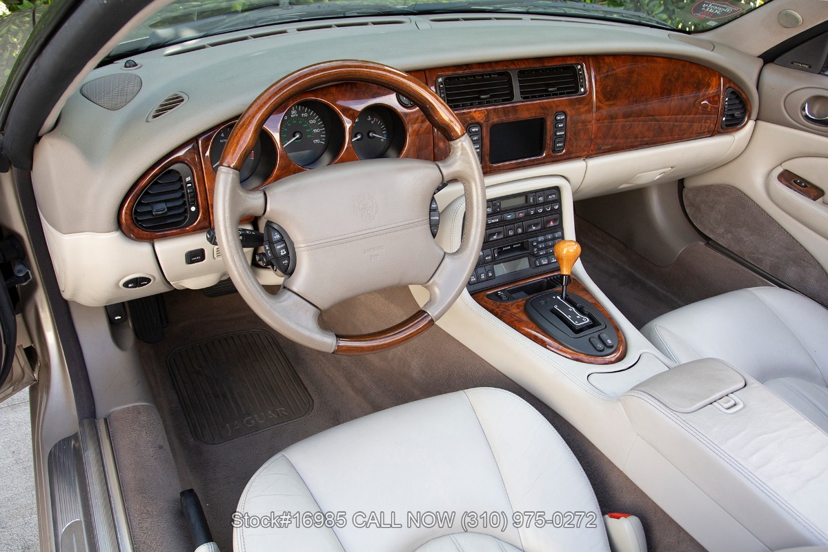 Used 2002 Jaguar XK8 Convertible RWD image 2