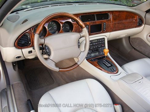 Used 2002 Jaguar XK8 Convertible image 2