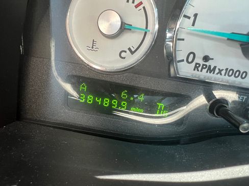 Used 2004 Ford Thunderbird image 9