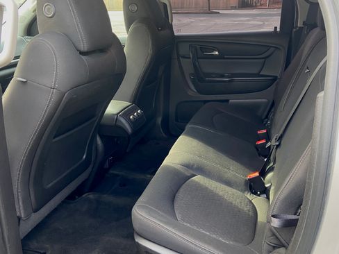 Used 2016 GMC Acadia SLE image 12