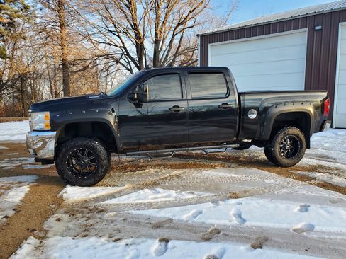 Used 2010 Chevrolet Silverado 2500 LT w/ Interior Plus Package image 1