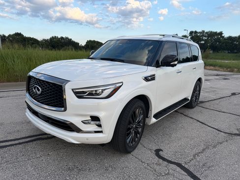 Used 2024 INFINITI QX80 Sensory AWD/4WD image 6