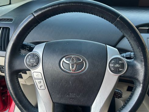 Used 2013 Toyota Prius Three image 1