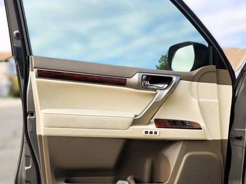 Used 2010 Lexus GX 460 Premium image 16