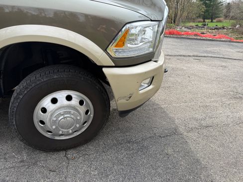 Used 2014 RAM 3500 Laramie Longhorn image 9