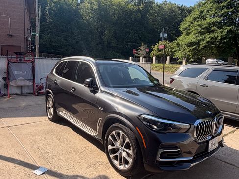 Used 2023 BMW X5 xDrive45e AWD/4WD image 4