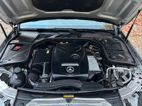 Used 2015 Mercedes-Benz C 300 4MATIC Sedan image 2