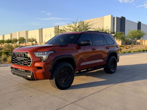 Used 2024 Toyota Sequoia TRD Pro AWD/4WD image 8