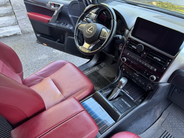 Used 2022 Lexus GX 460 Luxury w/ Sport Design Package AWD/4WD image 8
