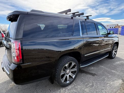 Used 2017 GMC Yukon XL Denali image 5