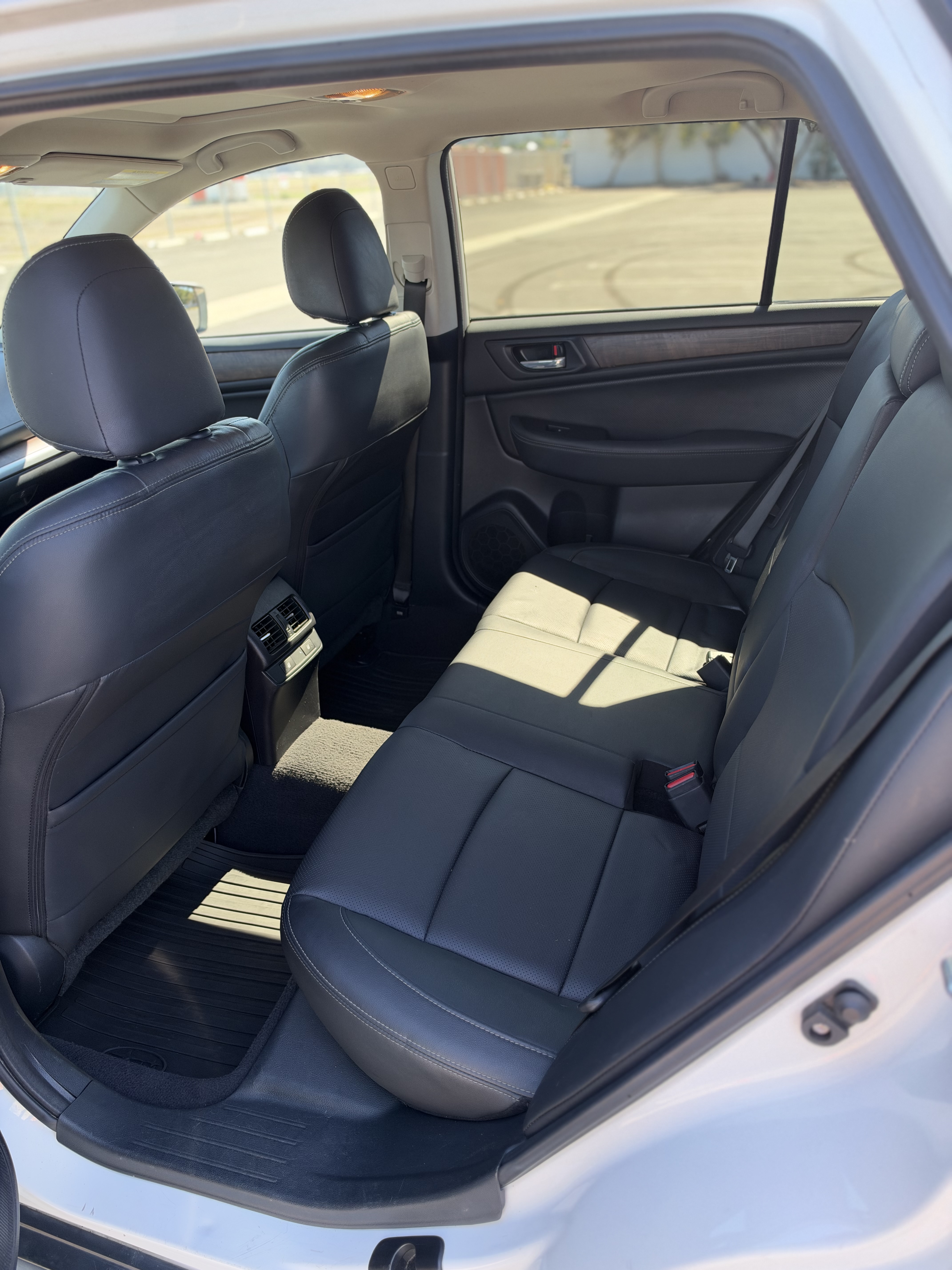 Used 2016 Subaru Outback 2.5i Limited AWD/4WD image 12