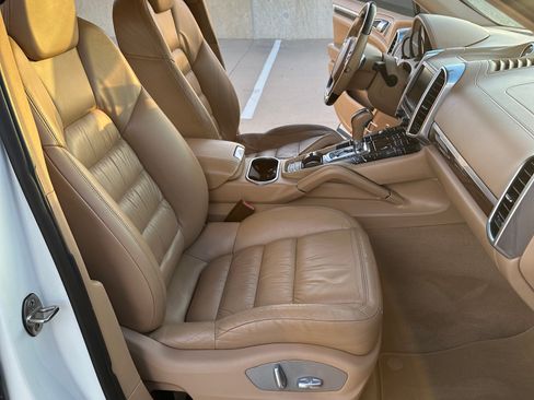 Used 2012 Porsche Cayenne S image 29