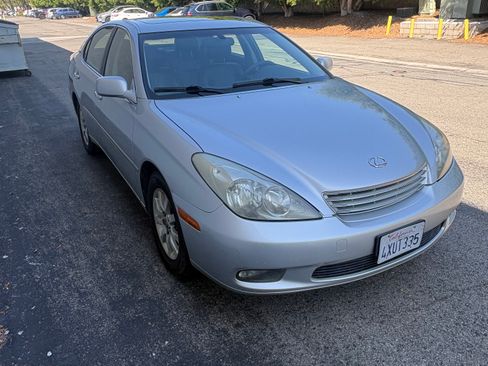 Used 2002 Lexus ES 330 FWD image 4