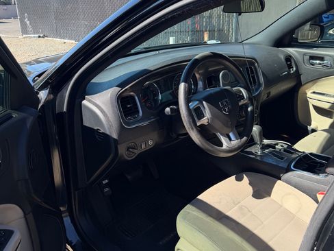 Used 2014 Dodge Charger SE RWD image 9