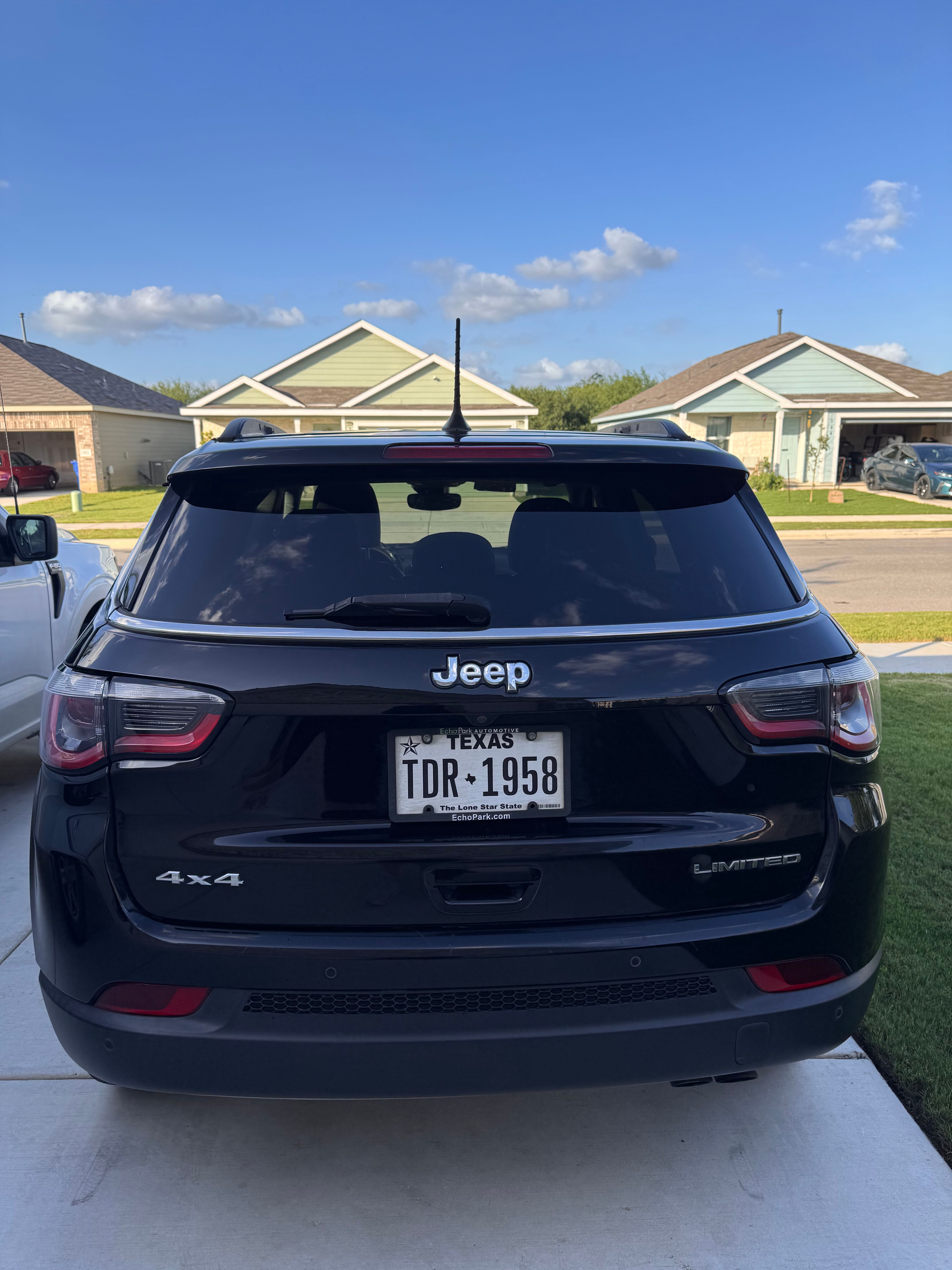 Used 2021 Jeep Compass Limited w/ Elite Exterior Group AWD/4WD image 9