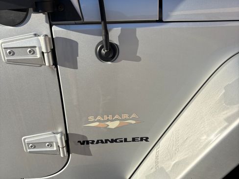 Used 2008 Jeep Wrangler Sahara w/ Dual Top Group image 14
