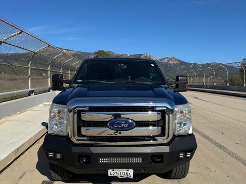 Used 2015 Ford F250 Lariat w/ Lariat Ultimate Package image 2