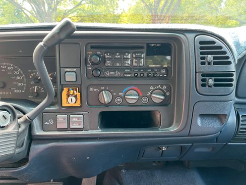 Used 1998 Chevrolet Silverado 1500 4x4 Extended Cab w/ Preferred Equipment Group 2 image 16