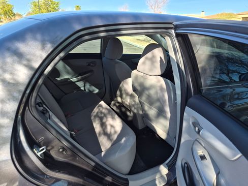 Used 2013 Toyota Corolla LE w/ Preferred Accessory Pkg #2 image 4