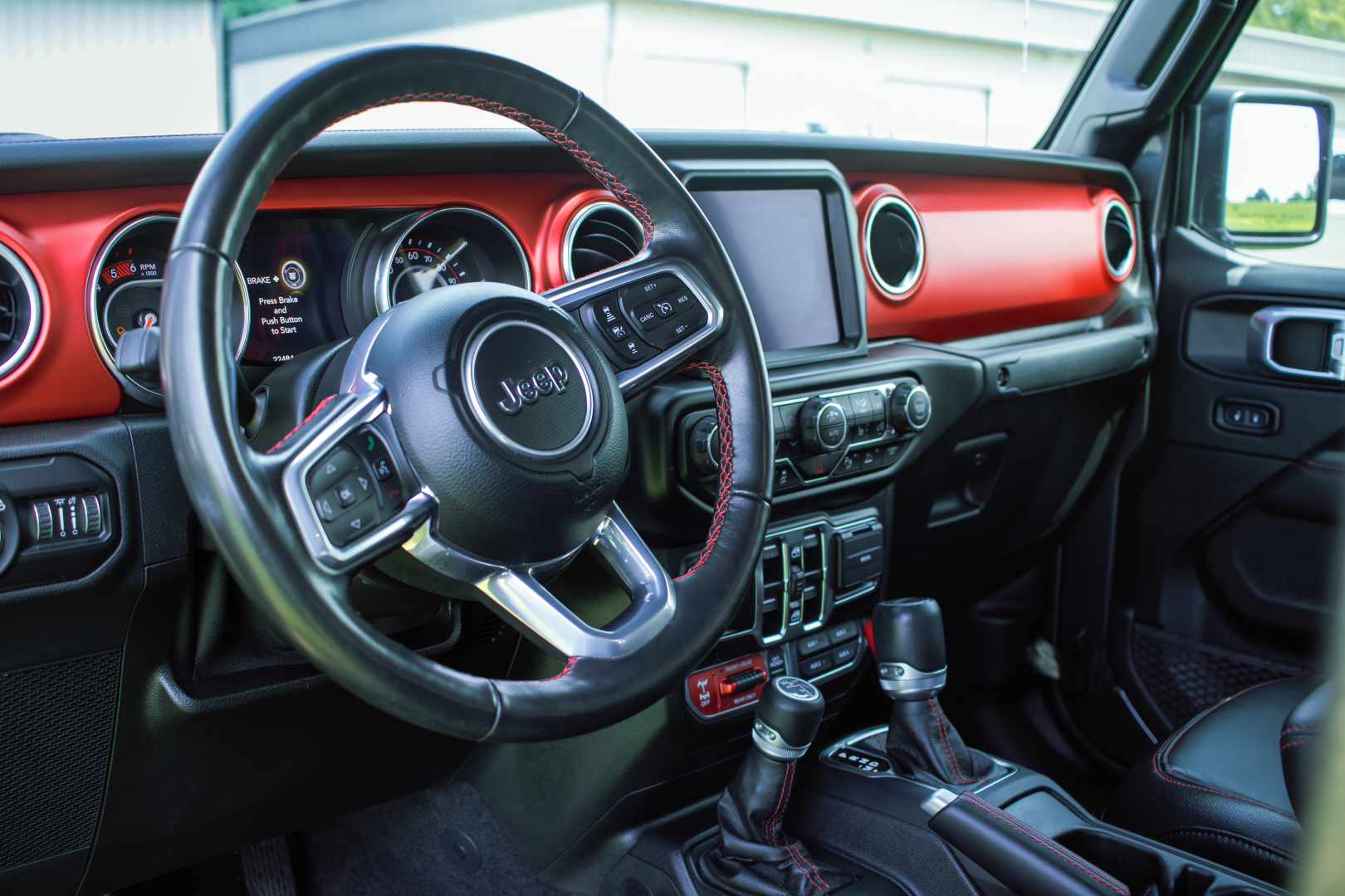 Used 2021 Jeep Gladiator Rubicon AWD/4WD image 11