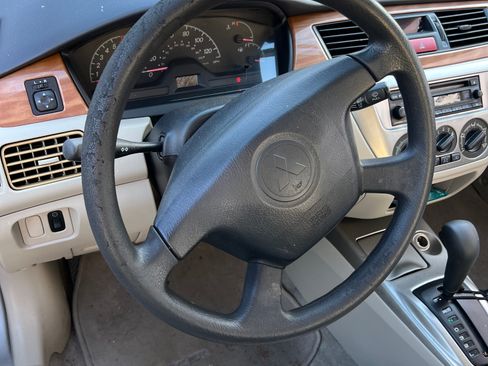 Used 2005 Mitsubishi Lancer ES image 10