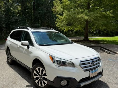 Used 2016 Subaru Outback 2.5i Limited AWD/4WD image 4