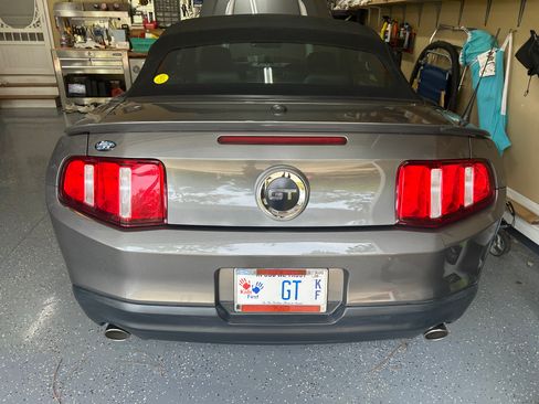 Used 2010 Ford Mustang GT Premium RWD image 6