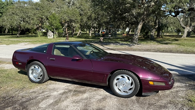Used 1996 Chevrolet Corvette Coupe RWD image 1