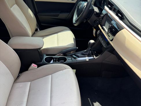 Used 2016 Toyota Corolla LE FWD image 11