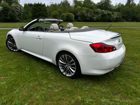 Used 2011 INFINITI G37 Convertible w/ Premium Pkg RWD image 12