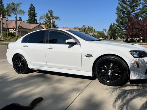 Used 2008 Pontiac G8 GT w/ Premium Package RWD image 2
