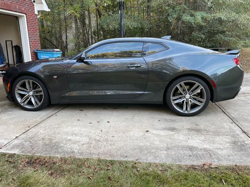 Used 2016 Chevrolet Camaro SS RWD image 1