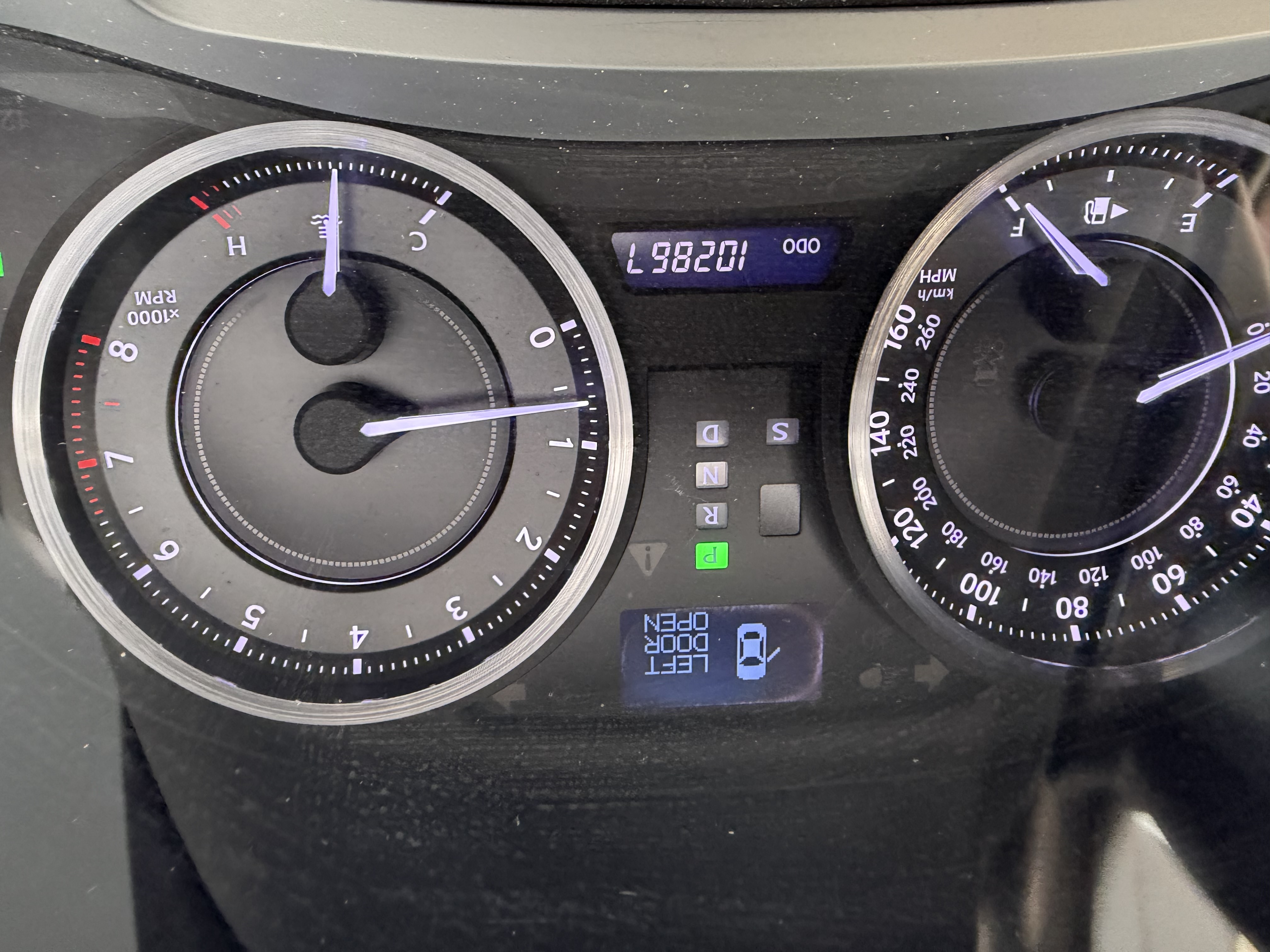 Used 2011 Lexus IS 350C w/ Luxury Pkg RWD image 4