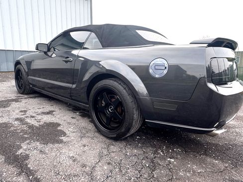 Used 2009 Ford Mustang GT Premium image 4