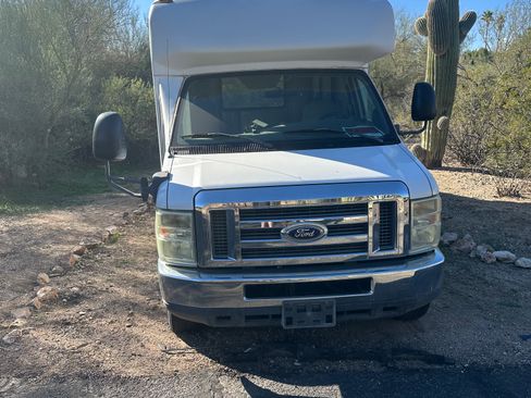 Used 2008 Ford E-350 and Econoline 350 Super Duty image 2