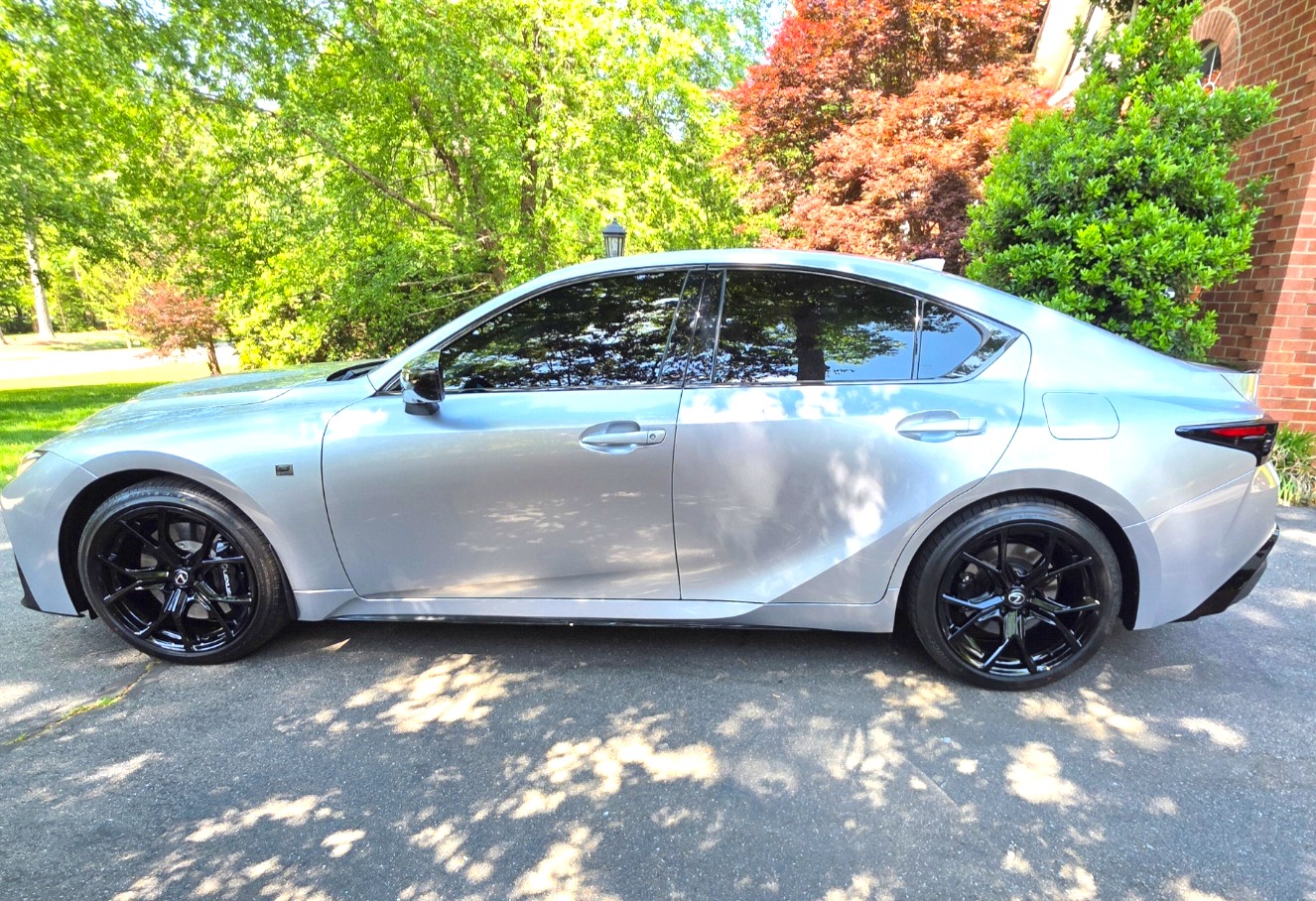 Used 2025 Lexus IS 500 w/ Accessory Package RWD image 8