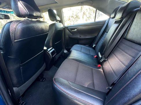 Used 2017 Toyota Camry SE w/ Moonroof Package image 8