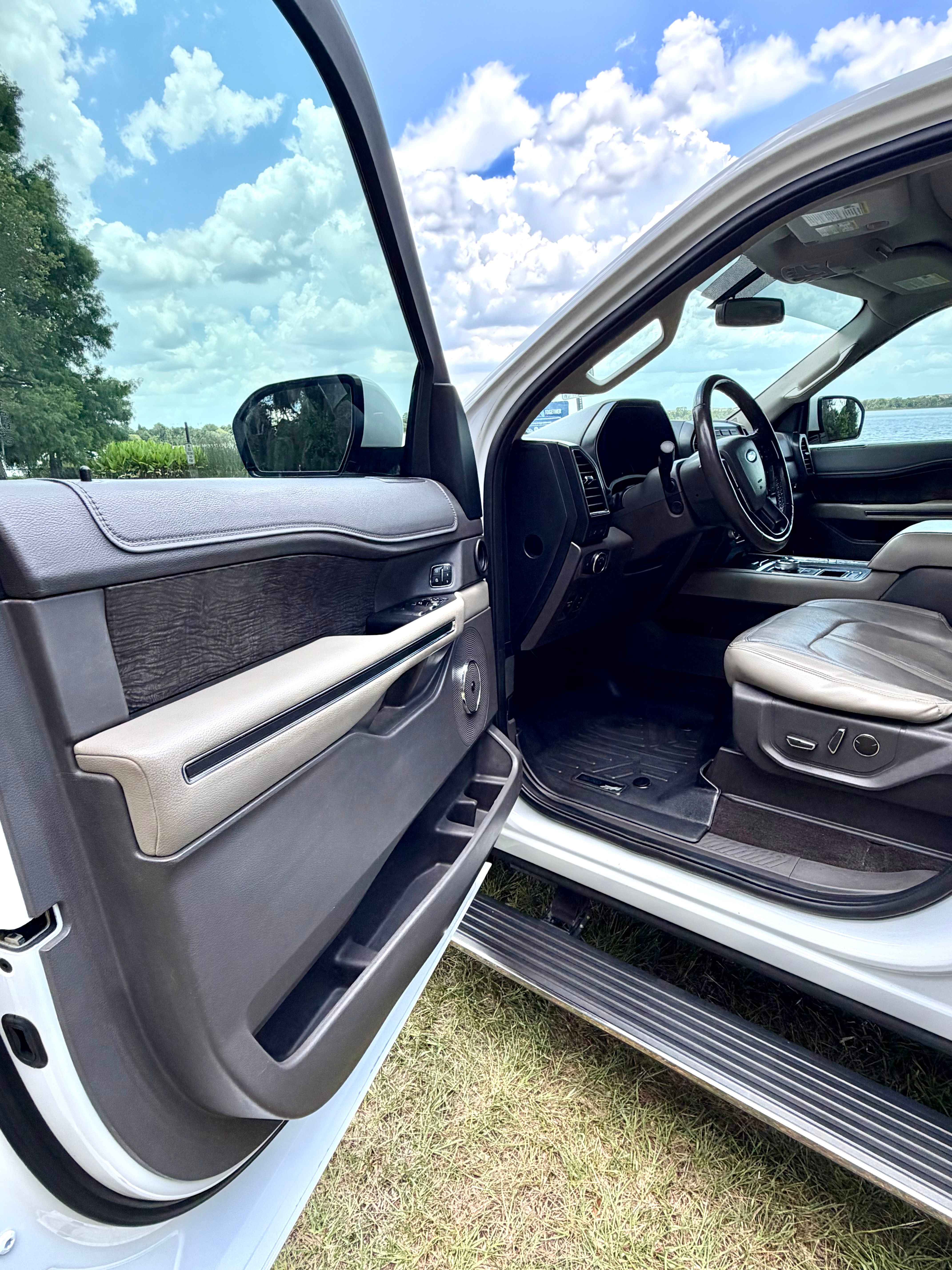 Used 2018 Ford Expedition Max Limited RWD image 13