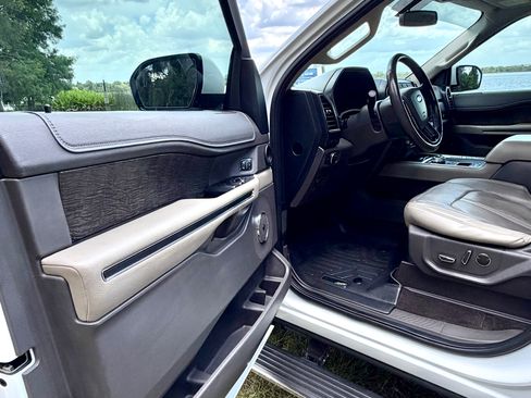 Used 2018 Ford Expedition Max Limited RWD image 13