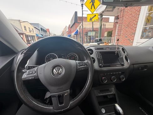 Used 2017 Volkswagen Tiguan Wolfsburg Edition AWD/4WD image 12