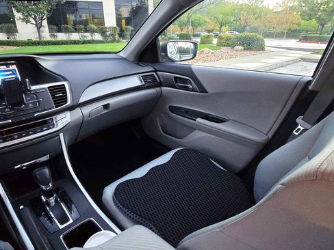 Used 2014 Honda Accord LX image 16