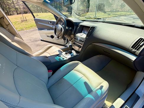 Used 2013 INFINITI G37 x Sedan w/ Premium Pkg image 16