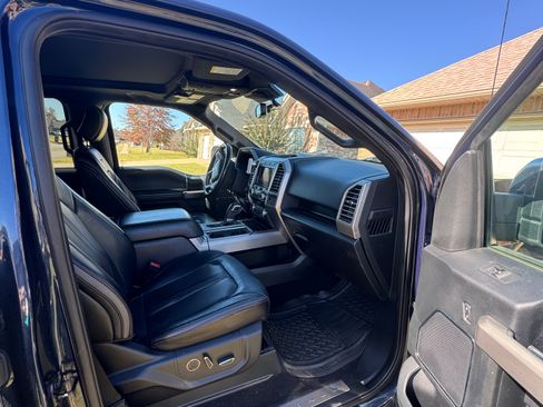 Used 2019 Ford F150 Platinum w/ Equipment Group 701A Luxury image 5
