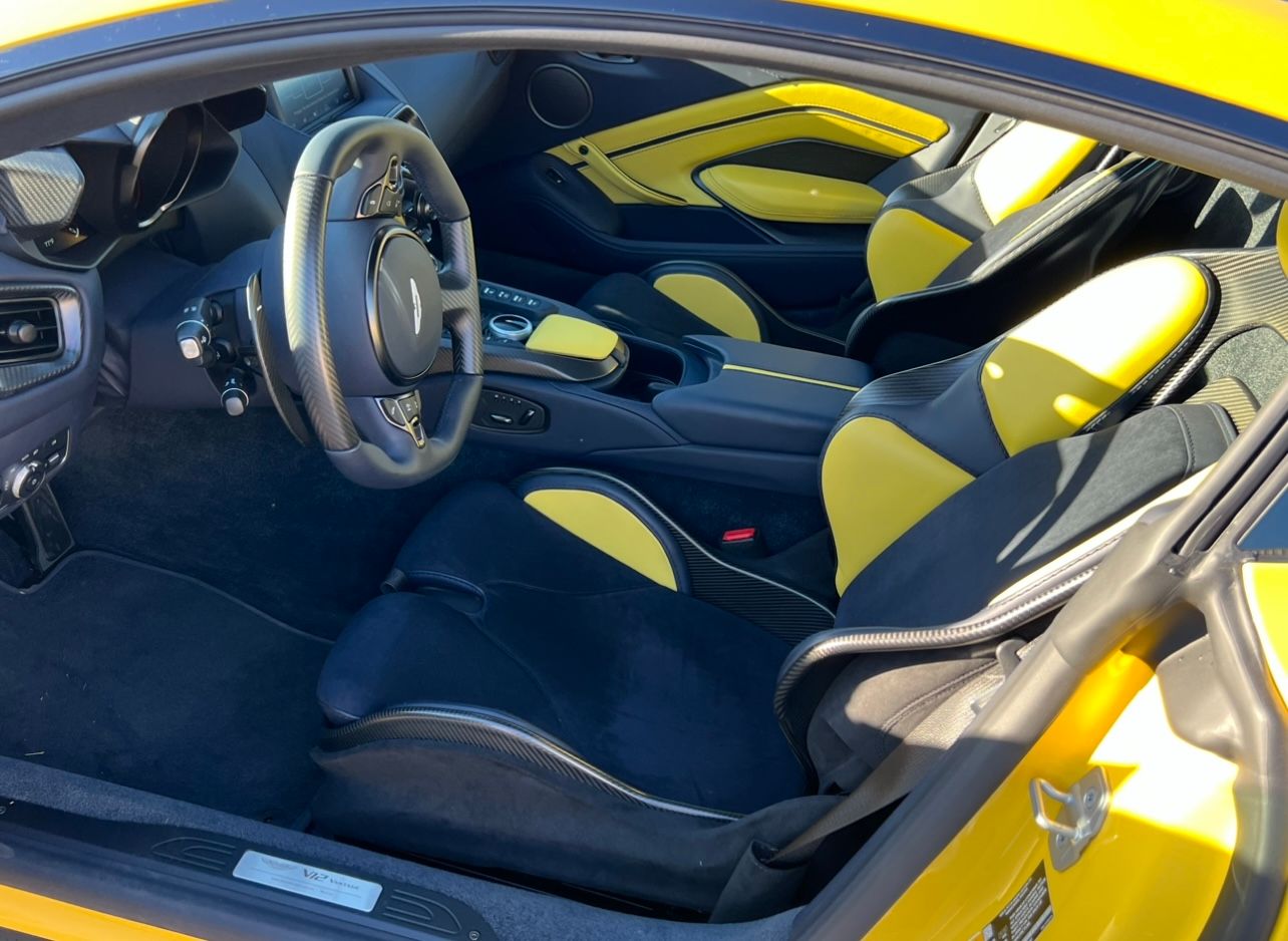 Used 2023 Aston Martin V12 Vantage RWD image 19