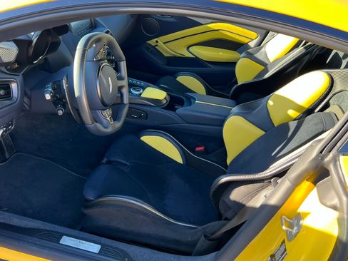 Used 2023 Aston Martin V12 Vantage image 18