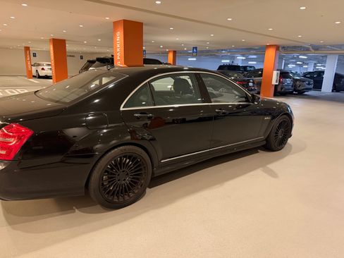 Used 2010 Mercedes-Benz S 63 AMG image 4